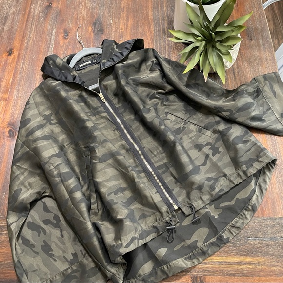 BLANK NYC camo lightweight hooded jacket green black XS Kimono drawstring - Picture 1 of 12
